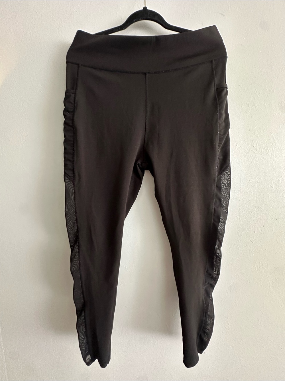 Black Mesh-Panel Yoga Leggings